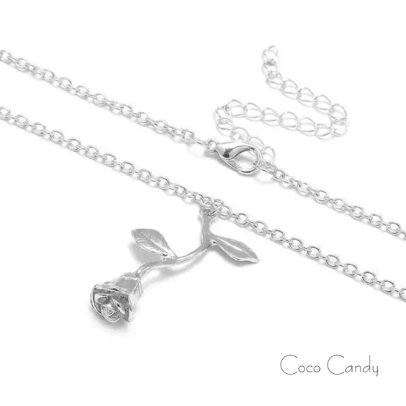 🆕Silver Rose Necklace - Picture 3 of 5